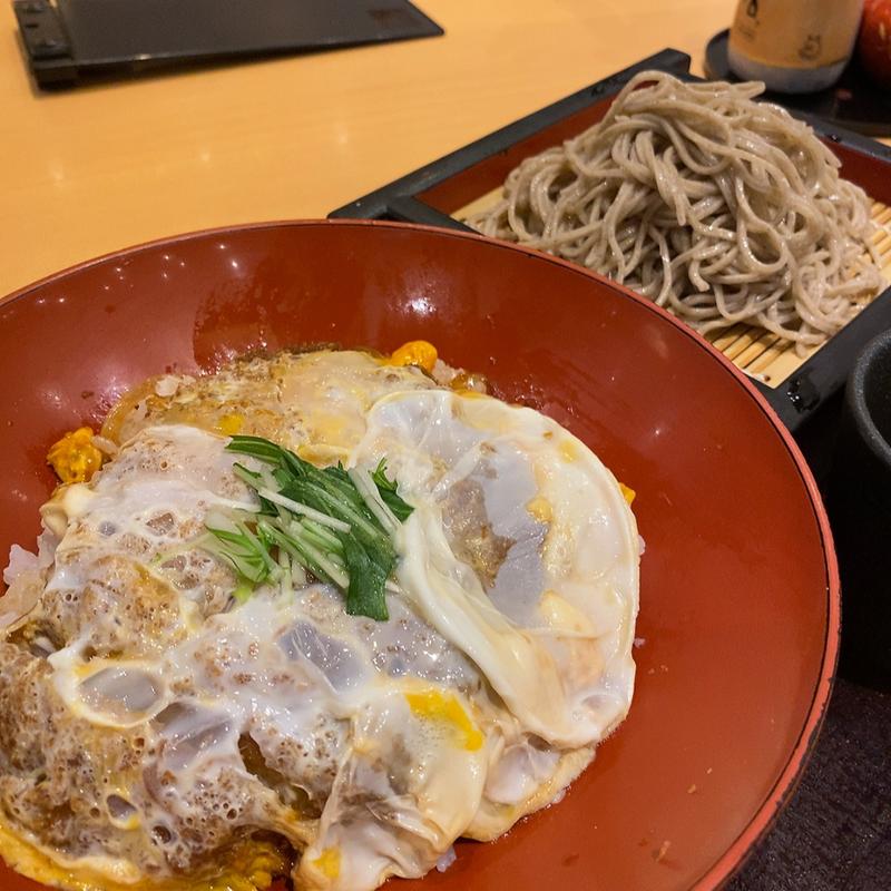 三元豚ロースカツ丼とお蕎麦のセット(蕎麦と酒 いなたや 丸の内パレスビル店)