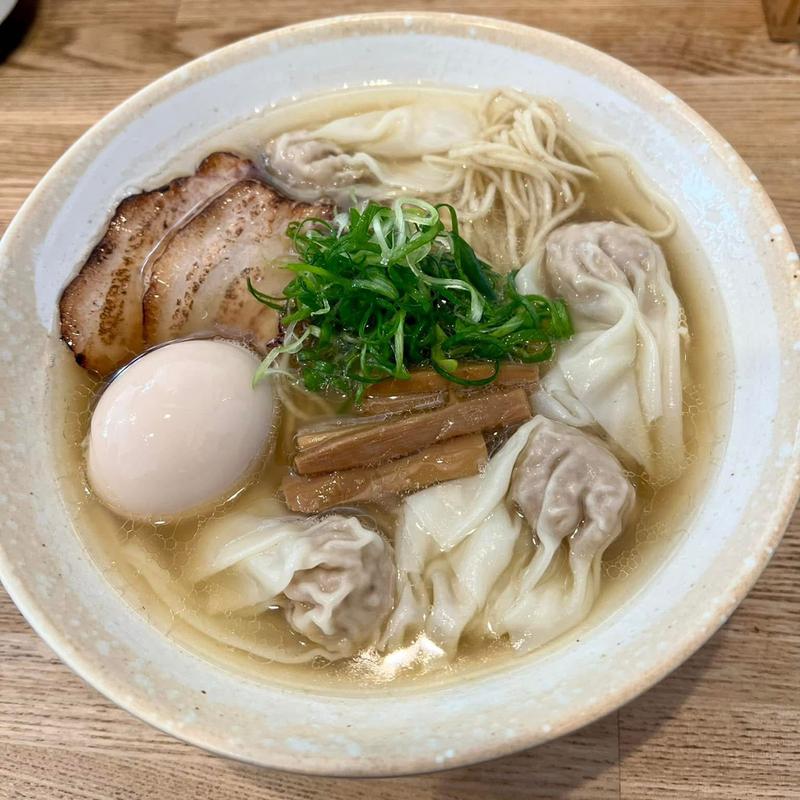 肉ワンタン麺(白)(DURAMENTEI)