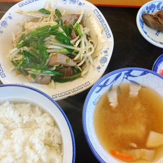 ニラレバ定食