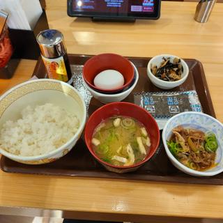 牛たまかけ定食(すき家 那覇久米店)