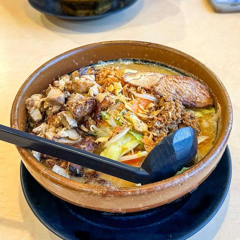 北海道味噌 たっぷり肉野菜ラーメン(蔵出し味噌 麺屋壱正 中川店)
