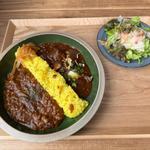 ダブルカレー(キーマカレー＆溶かしバターのペッパーポークカレー)(カレーとお酒 蕾)