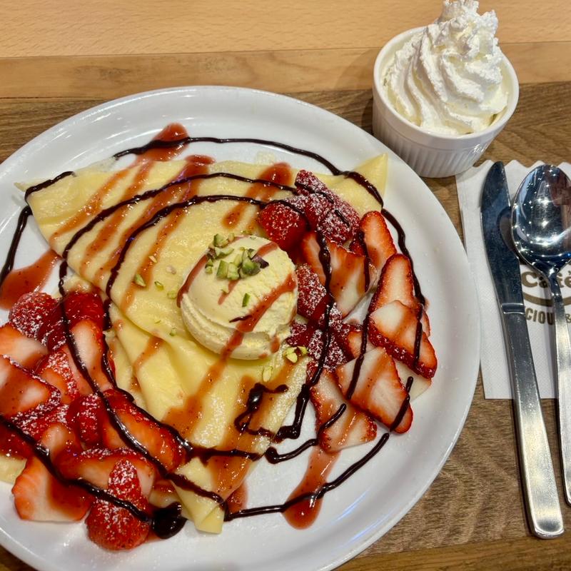 たっぷりいちごのクレーププレート(＠FARM Cafe)