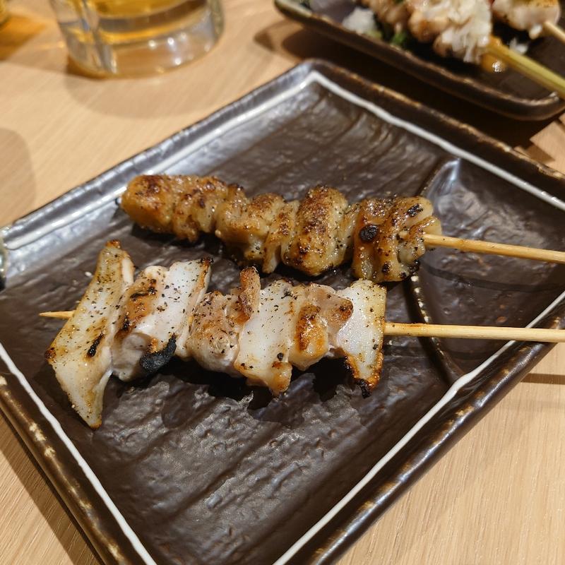 なんこつ＆皮（塩・タレ）(炭火焼鳥 暖)