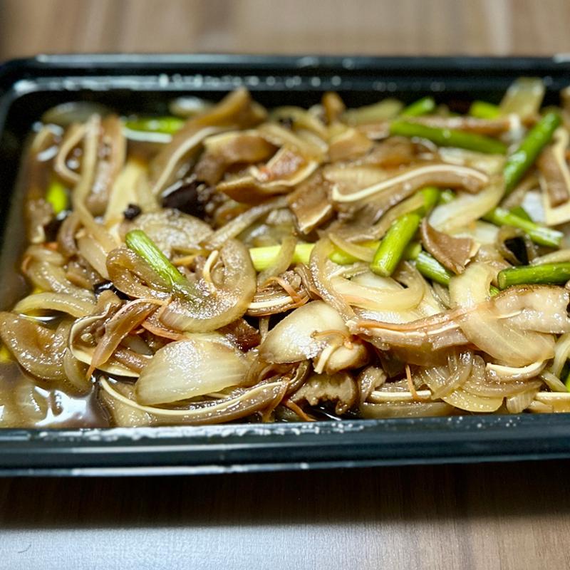 唐辛子と豚耳の炒め物(天天向上豚骨麻辣湯)