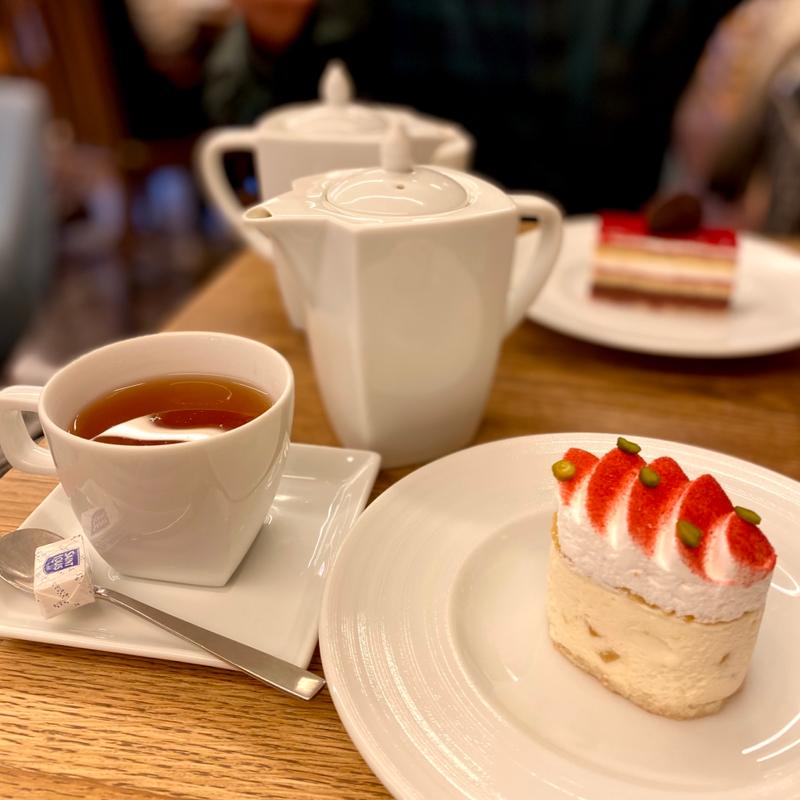 スリー(パティスリー モンプリュ)