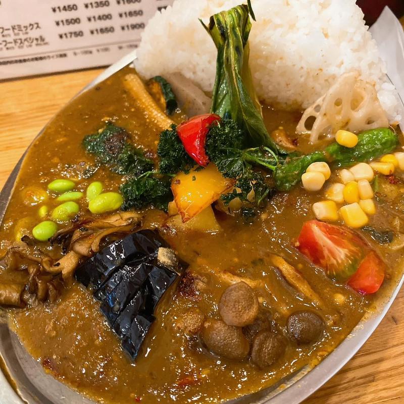 野菜ビーフ大盛極辛火傷する温度で(カレーの店 プーさん)