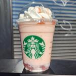 白桃と桜わらびもちフラペチーノ