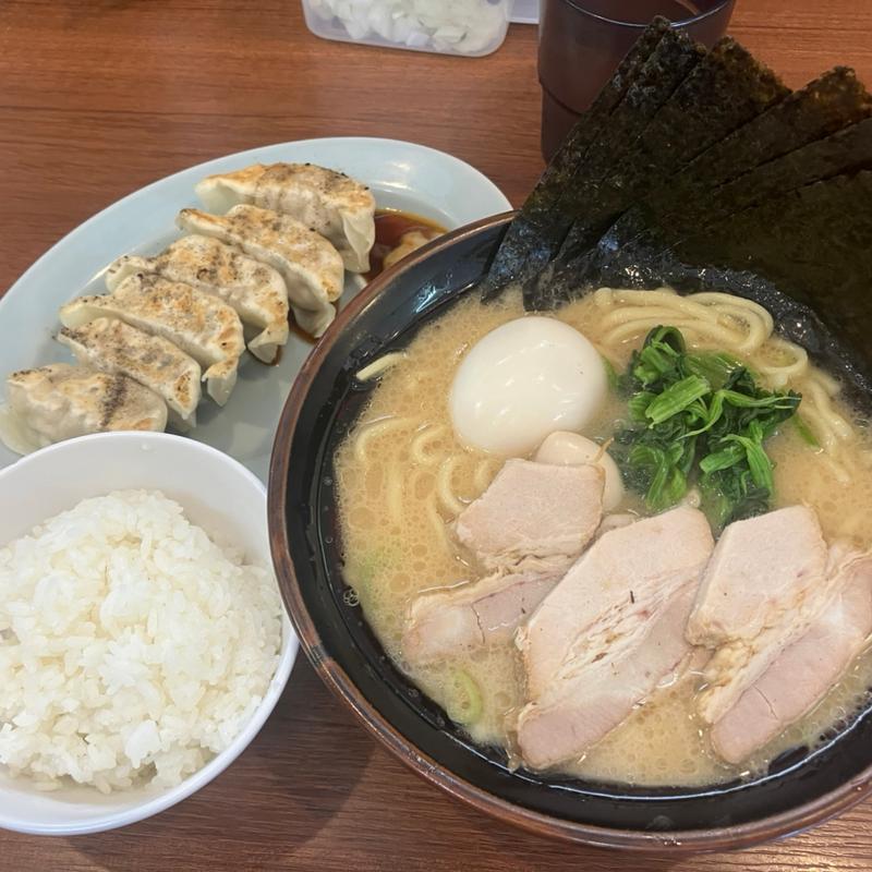 宮本スペシャル餃子半ライス(宮本商店 )