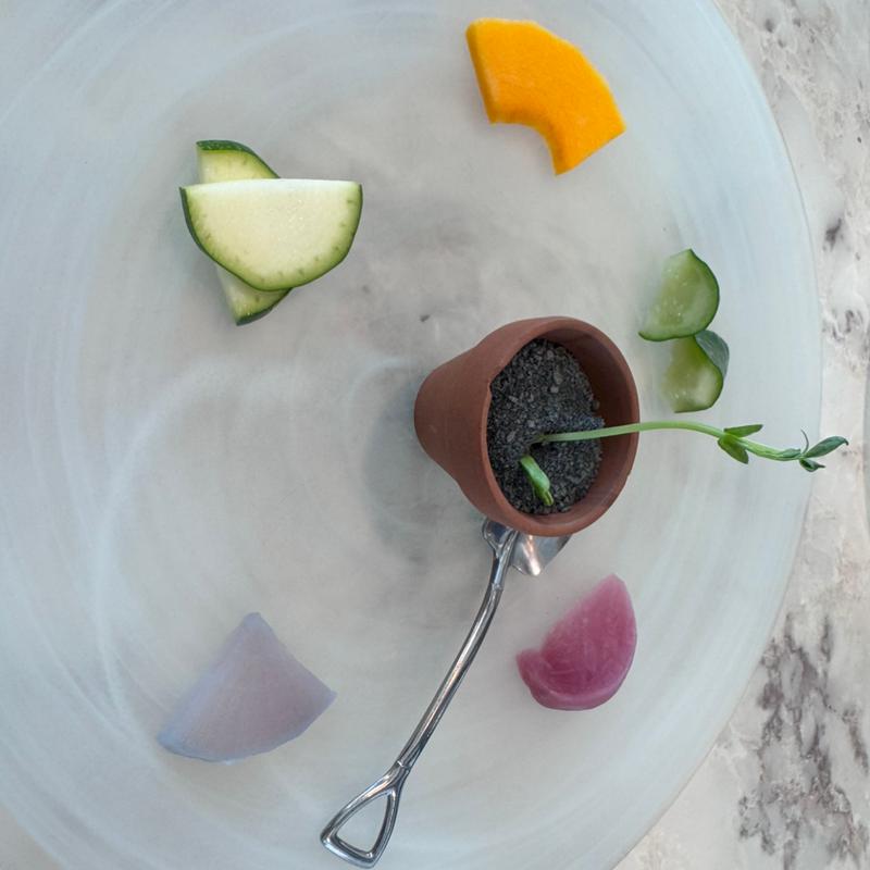 新鮮野菜のバーニャフレッダ(小皿イタリアン バロンドール （BALLONDOR）)