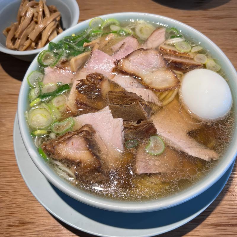 チャーシューメン+ゆで卵+メンマ(えっちゃんラーメン。田町店)