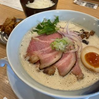 泡鶏白湯ラーメン