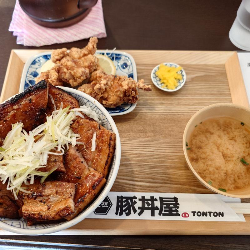 豚バラ丼大盛り+単品唐揚げ3個(豚丼屋TONTON岡崎店)