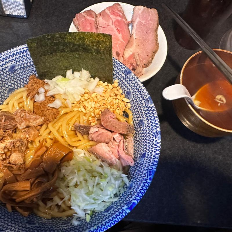 醤油混ぜそば大盛り、低温豚チャーシュー(麺心 國もと)