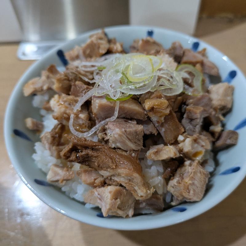 豚めし(MONCHAN RAMEN SHUN （モンチャン ラーメン シュン）)