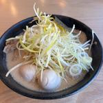 極豚骨らーめん(美豚 あきる野店)