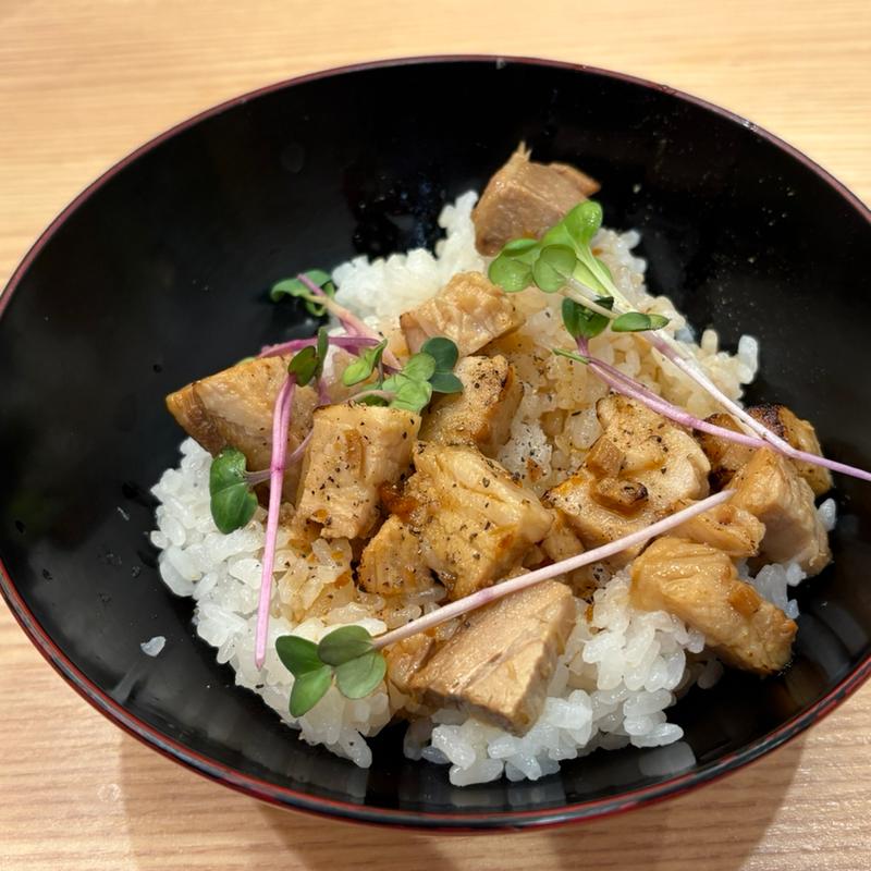 炙りチャーシュー丼(焼きあご塩らー麺 たかはし 越谷レイクタウン店)