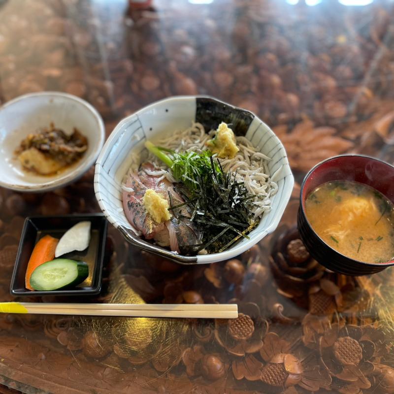 二色しらす丼(しらすや)