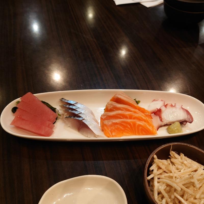 お刺身盛り合わせ4種(まいちゃ亭)