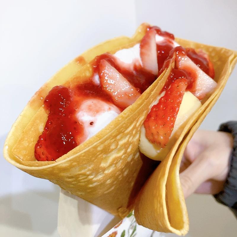 苺ホイップカスタード(21時にアイス西広島駅前店)