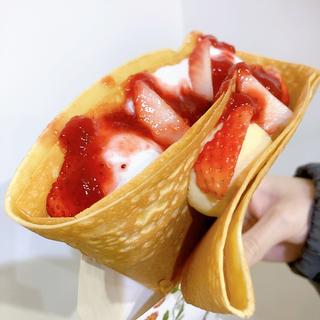 苺ホイップカスタード(21時にアイス西広島駅前店)