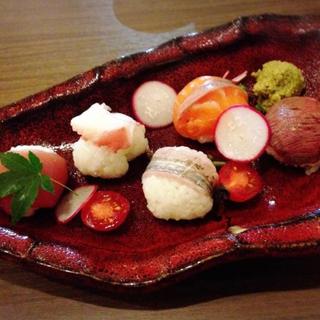 手毬寿司(ダイニング ハチ （dining 8 hati）)