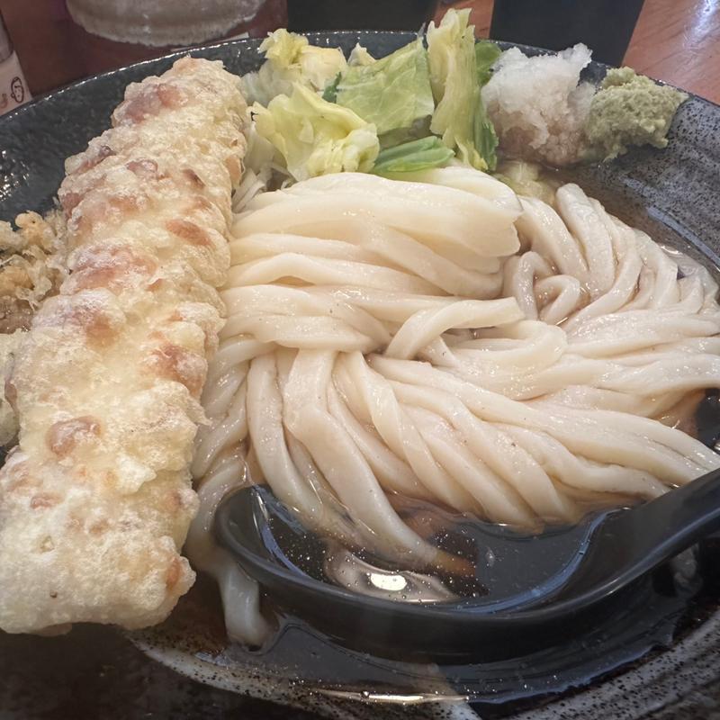 冷やしうどん、ちくわ天(自家製麺 うどん五葵（ITSUKI）)