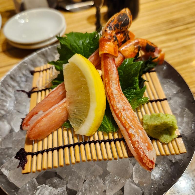 北海道産炙り生ズワイガニ刺し(たけすみ )