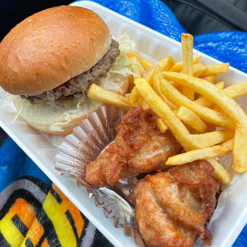 ハンバーガー(サンドイッチハウスゴロー)