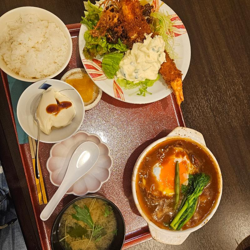 大エビフライと煮込みハンバーグ定食(K.AKASHI)