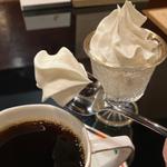 ウィンナコーヒー(喫茶リエート)