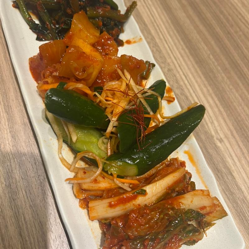 キムチ盛り合せ(焼肉スタミナ苑豊洲駅前店（Yakiniku Sutaminaen Toyosu ）)