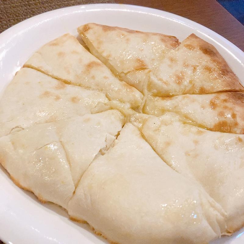 チーズナン(ラージカレー 西広島店)