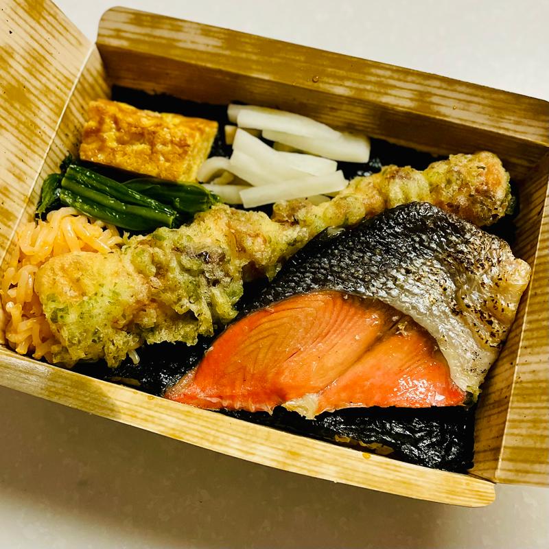 紅鮭塩焼の海苔弁(刷毛じょうゆ 海苔弁山登り エキュート品川店)