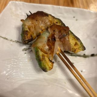 アボカドチーズ巻き(野菜巻き串と餃子 まきんしゃい 天神店)