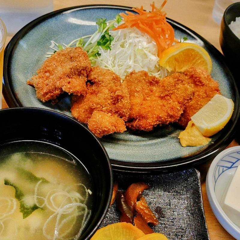 もち豚トンカツ定食(越後とんかつ人参亭)