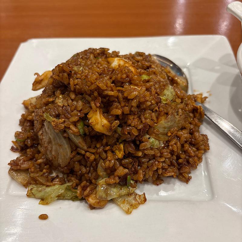 広東風XO醬入り海鮮黒炒飯(華心苑 新宿センタービル店)