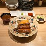 3色丼
(赤出汁、漬物付き)
