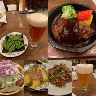 笹豚ハンバーグ、じゃがバター他クラフトビール