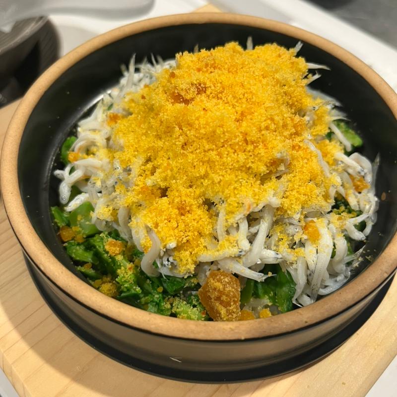 菜の花と山利しらすとカラスミの土鍋ご飯(季節料理 ゆし松)