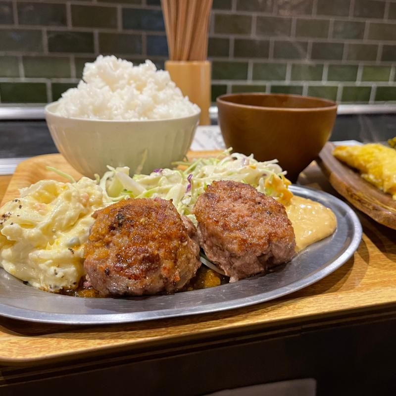 あらびきハンバーグ定食　大盛り(元祖海老出汁 もんじゃのえびせん 渋谷ストリーム店)