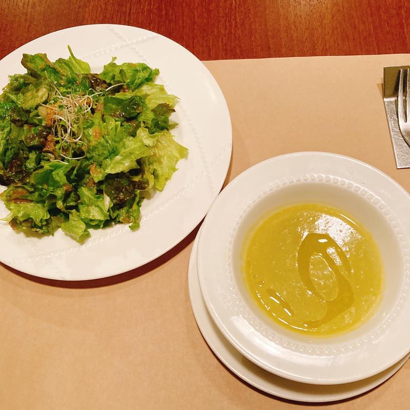 ポロネギのポタージュ、サラダ(Altopascio（アルトパッショ）)