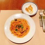 スパゲッティ ブッタネスカ、フォカッチャ（おかわり自由）(Altopascio（アルトパッショ）)