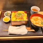 鰻オムライス(新宿寅箱)