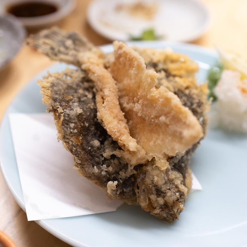 カレイの唐揚げ(海鮮めし処 酒処 大衆富士食堂)