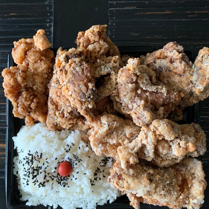 中型バス盛 L(デカ盛り唐揚げ専門店キッチン BUS STOP)