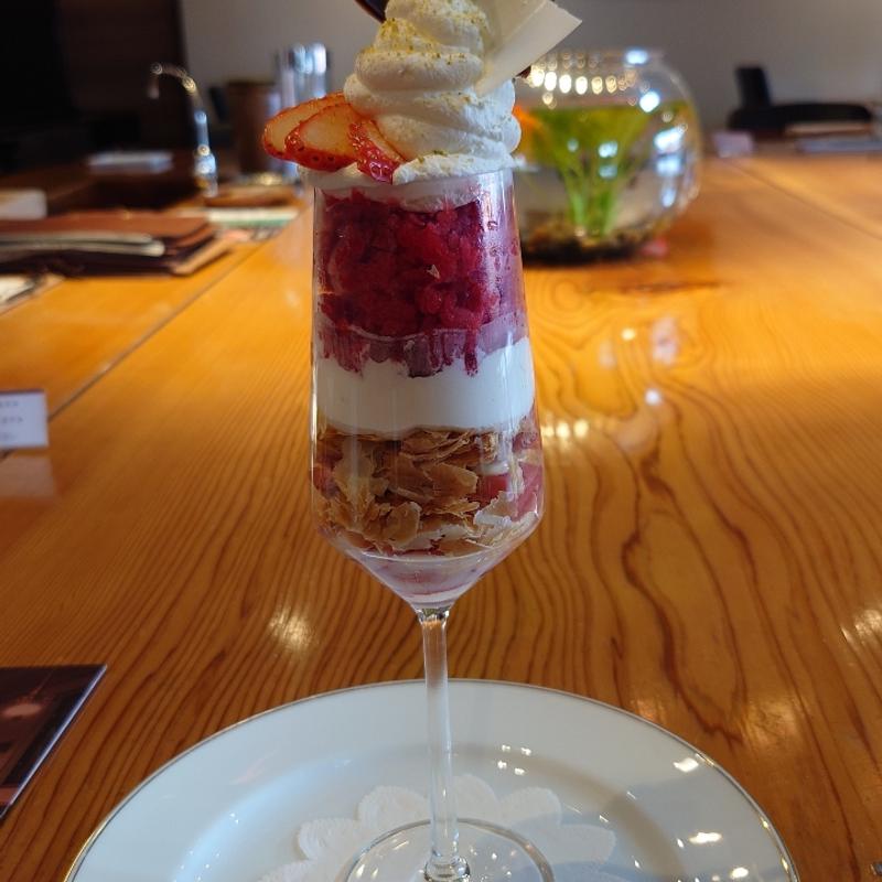 苺のパルフェ(リストランテ マルテッロ)