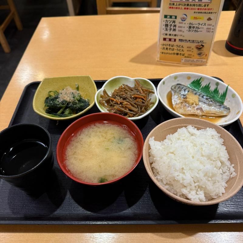 ご飯　味噌汁　ほうれん草　きんぴら　鯖味噌(わが家の食堂 葛西店)