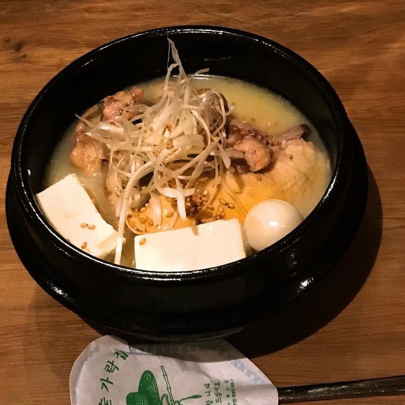 参鶏湯(韓国創作料理Sesame)