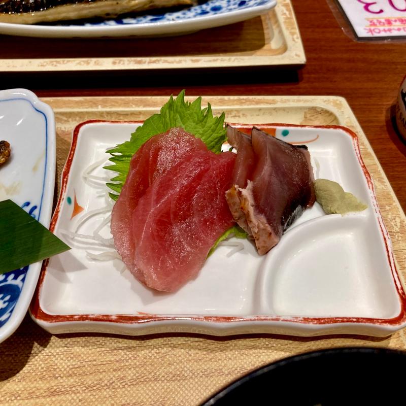 鯖塩焼きと刺身定食(釣宿酒場 マヅメ 御茶ノ水店)
